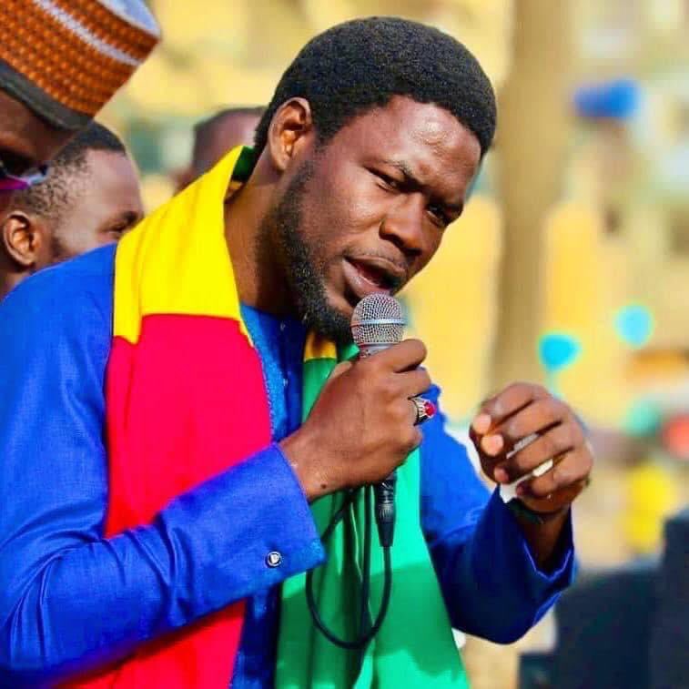 Nath_Yamb's tweet photo. 🇸🇳 His name is Pape Abdoulaye Touré. On the left, you see him exercising his activities within the Pastef opposition party. On the right, you see him after being kidnapped and tortured by thugs working for Macky Sall. #FreeSenegal https://t.co/qzyVqunvNZ