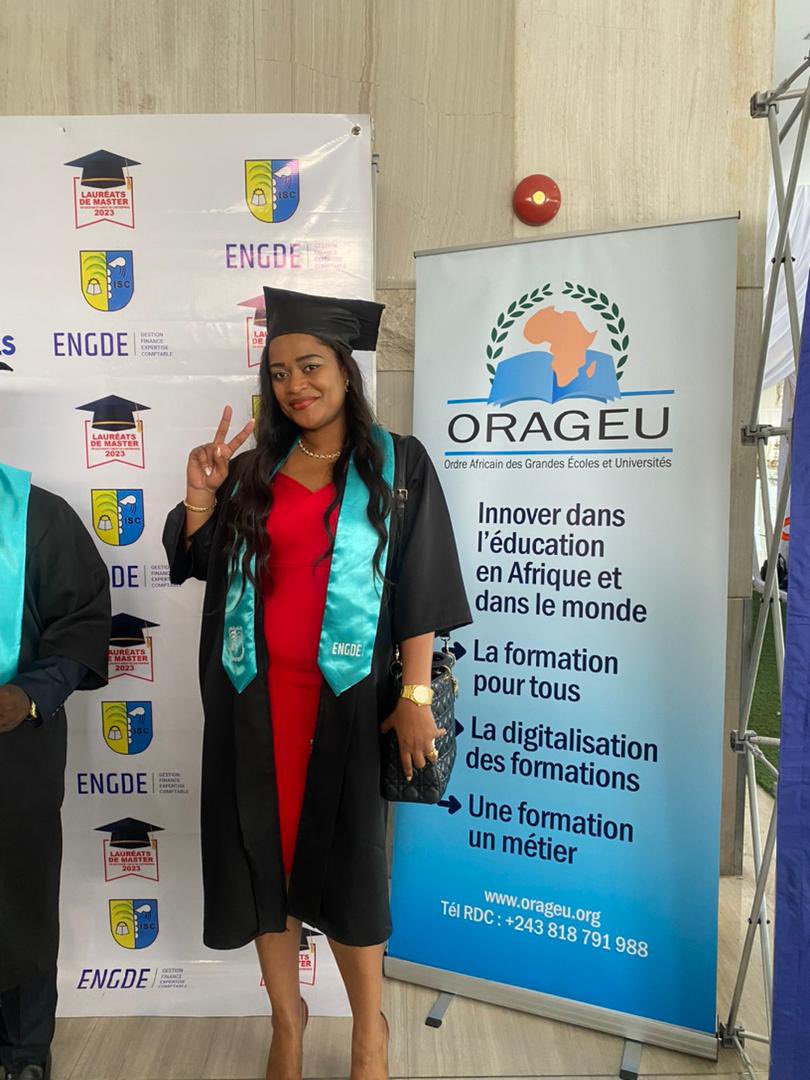 LodOmanga's tweet photo. #RDC 03 juin 2023 #Kinshasa
Félicitations à #LaetitiaKielende agent à l’@OfficielArptc pour son diplôme de Master en Gestion et Droit des entreprises de l’#ISCKin qu’elle a obtenu avec #Distinction ! 👏🏾👏🏾👏🏾
La cérémonie de collation des grades s’est déroulée ce jour @FCHBlazonHotels en présence notamment du @MinBudgetRdc SEM @BojiAime parrain de cette 10 ème Promotion et du Président du @senatrdc l’Honorable @PLukwebo.