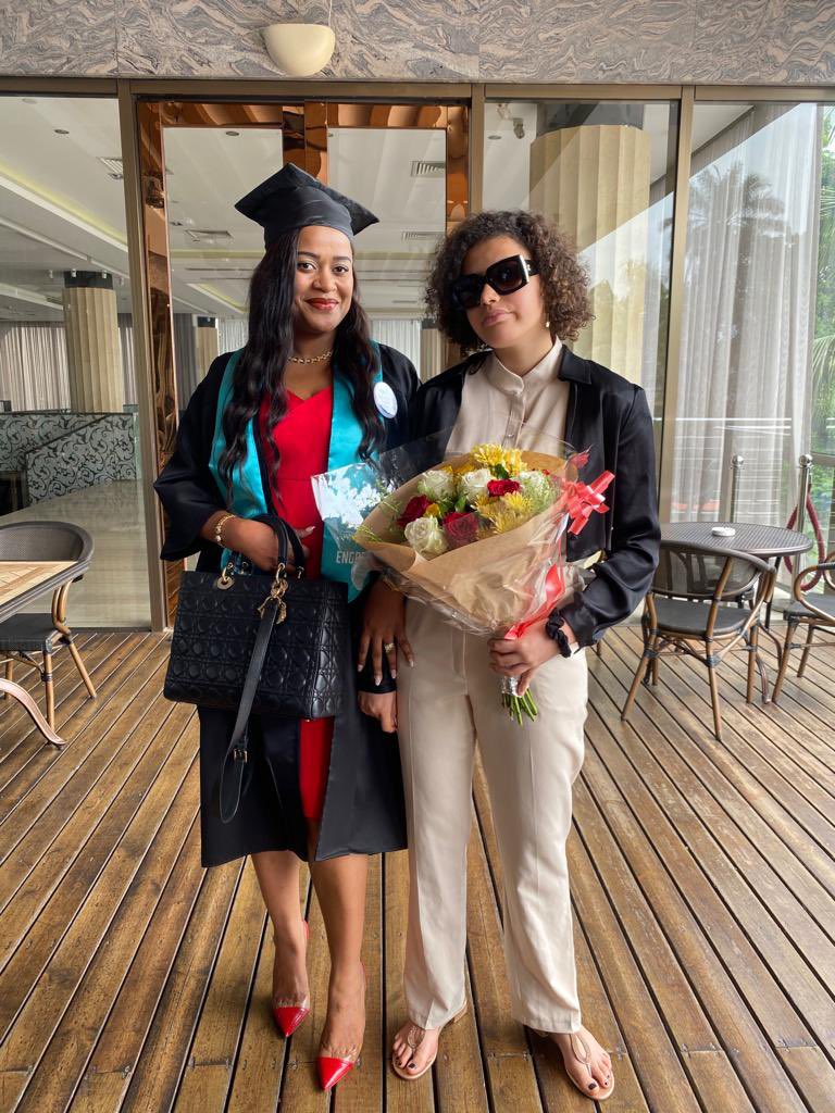 LodOmanga's tweet photo. #RDC 03 juin 2023 #Kinshasa
Félicitations à #LaetitiaKielende agent à l’@OfficielArptc pour son diplôme de Master en Gestion et Droit des entreprises de l’#ISCKin qu’elle a obtenu avec #Distinction ! 👏🏾👏🏾👏🏾
La cérémonie de collation des grades s’est déroulée ce jour @FCHBlazonHotels en présence notamment du @MinBudgetRdc SEM @BojiAime parrain de cette 10 ème Promotion et du Président du @senatrdc l’Honorable @PLukwebo.