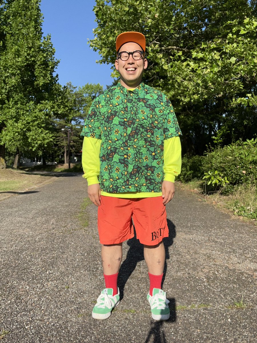 nobiyamamoto's tweet photo. 派手✨グリーン🫛おじさん🥸
#ノビコーデ
🧢: #theモンゴリアンチョップス
👕: #beamst × #PUTS × #winicheandco🧥: #wego
🩳: #bott
👟: #adidas https://t.co/lsxpoUC8cA