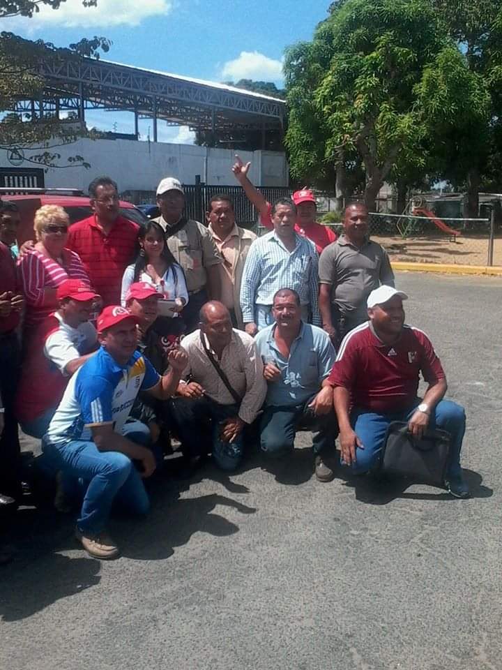 YennyG_23's tweet photo. @NicolasMaduro @JAriasPalacio Las Empresas Básicas de Guayana NECESITAN UN CAMBIO POSITIVO para su Producción=GANANCIAS. GANAR ES GANAR!!! Gana el País y los Trabajadores. Y con Juan Arias al frente del MINISTERIO DE INDUSTRIAS tendremos ese importante cambio que se necesita https://t.co/rXNmdfXg8U