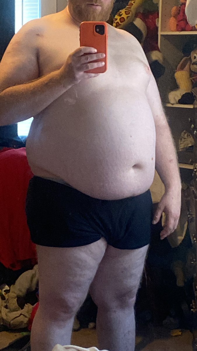 Chubby__Chester's tweet photo. I imagine 8 more pounds when I’m 300 I’ll definitely have people say I’m fat! https://t.co/BCkxO3U1Nj