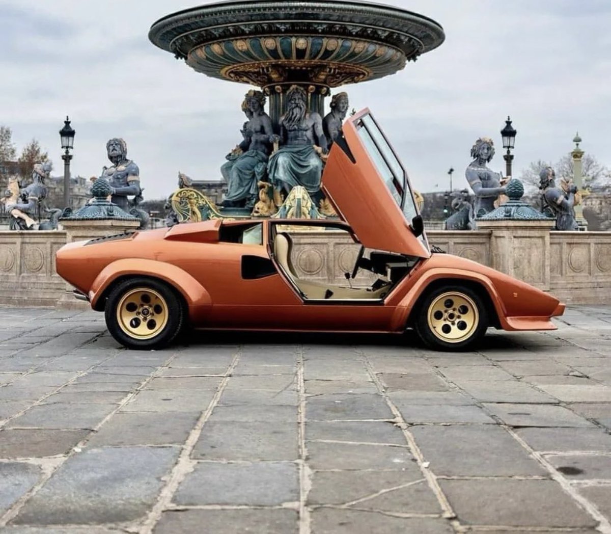 LamboCIub's tweet photo. Rame Colorado Metallizzato Countach LP400 S https://t.co/lA3ea2zrqx
