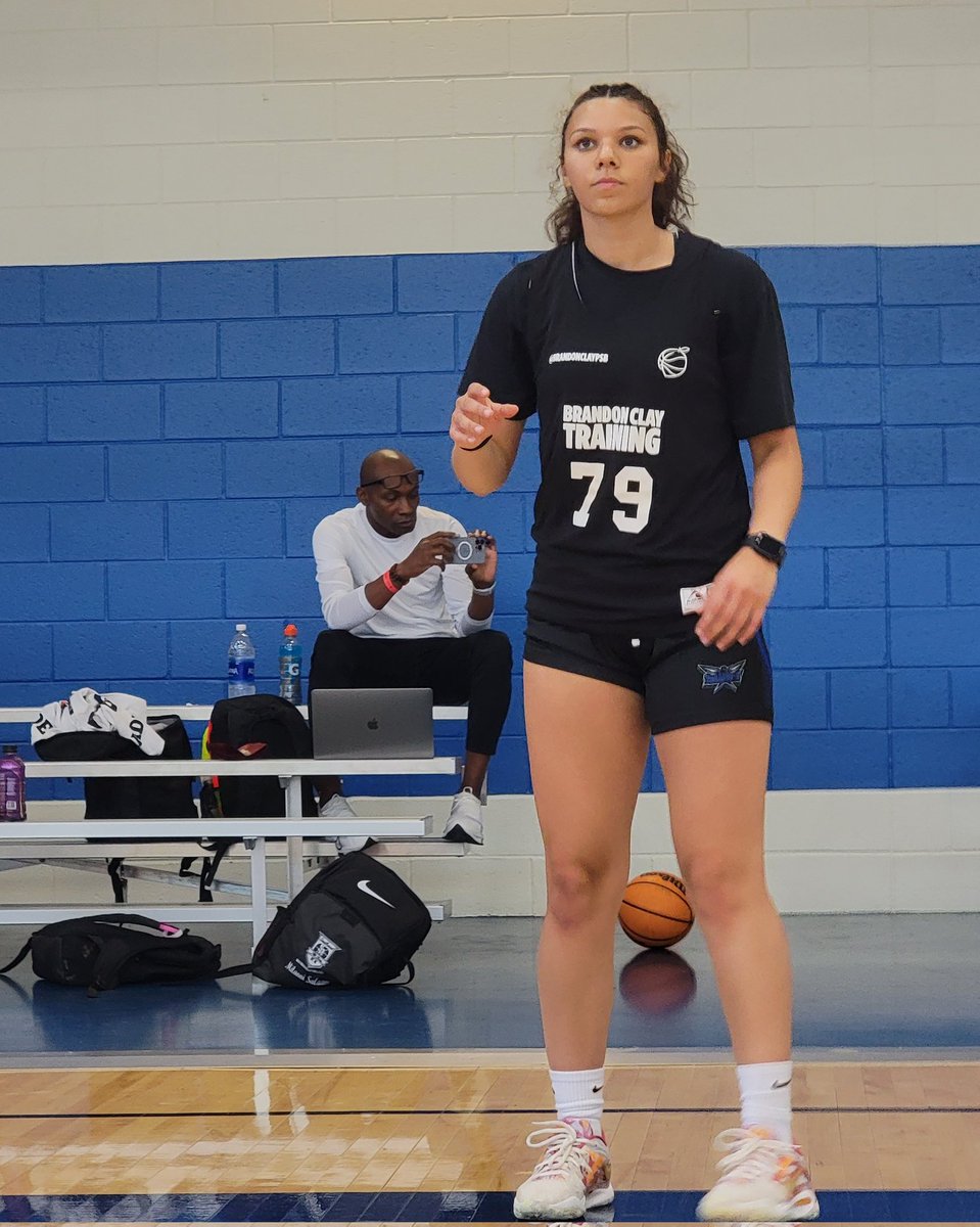 CghrMedia's tweet photo. π #CGHRMedia
#BCSSummerShowcase
π - Suwanee, GA
2025 - Guard - McKenzie Mathurin @mathurin2025 - Has been extremely impressive during the @BrandonClayPSB Summer Showcase
@Huskers Commit
β
οΈ - 3 Level Scorer
β
οΈ - Highly Skilled
#MidRange Killa
#CarolinaGirlsHoopsReport https://t.co/x3blk9MHgx