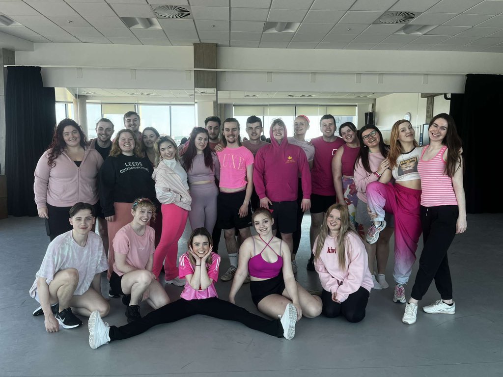maisie bircher (@maisiebircher) on Twitter photo clockmakers closed yesterday, and all i have to say is this show, this school, these people, bring me so much joy. i miss spindlewood already 🥹🤍
<a href="/LeedsMusicDrama/">Leeds Conservatoire</a>
📸: <a href="/IanHodgsonpix/">Ian Hodgson</a> clockmakers closed yesterday, and all i have to say is this show, this school, these people, bring me so much joy. i miss spindlewood already 🥹🤍
<a href="/LeedsMusicDrama/">Leeds Conservatoire</a>
📸: <a href="/IanHodgsonpix/">Ian Hodgson</a>