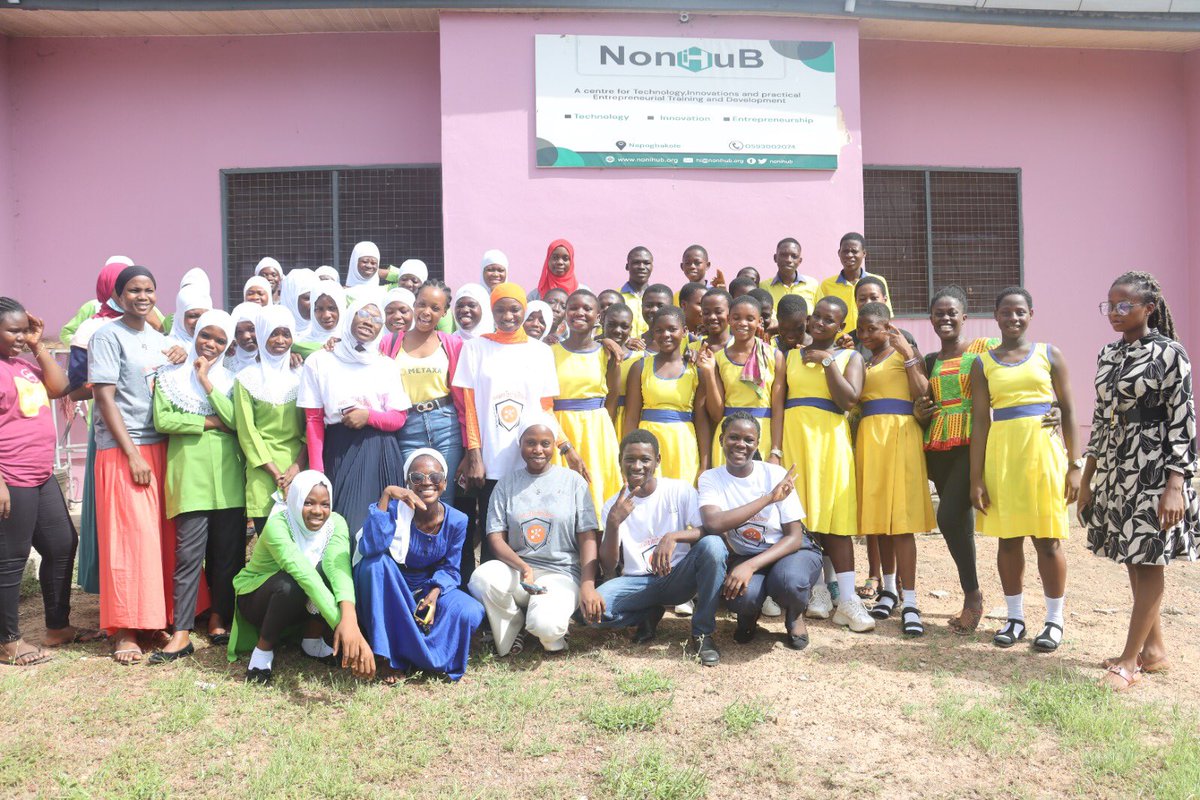 WZoyaar's tweet photo. Excited to have facilitated the #Securesisters Program at #Nonihub, organized by amazing young women influencers .Empowering the next generation in the digital era! #DigitalLiteracy #OnlineSafety #YouthEmpowerment #sheintech https://t.co/gxnfyqtLo6