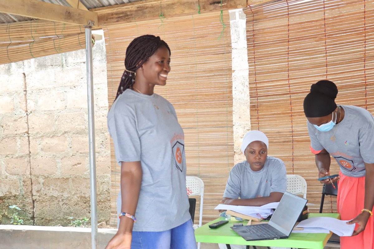 WZoyaar's tweet photo. Excited to have facilitated the #Securesisters Program at #Nonihub, organized by amazing young women influencers .Empowering the next generation in the digital era! #DigitalLiteracy #OnlineSafety #YouthEmpowerment #sheintech https://t.co/gxnfyqtLo6