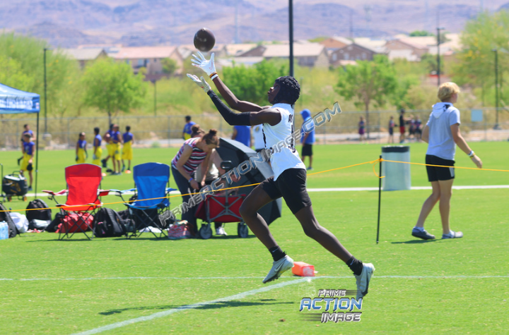 MECHETHECHOSEN1's tweet photo. Got 1% better getting that work at Shook Nationals playing with some older guys🐶🕸️ #702finest https://t.co/W7kMcAnvX2