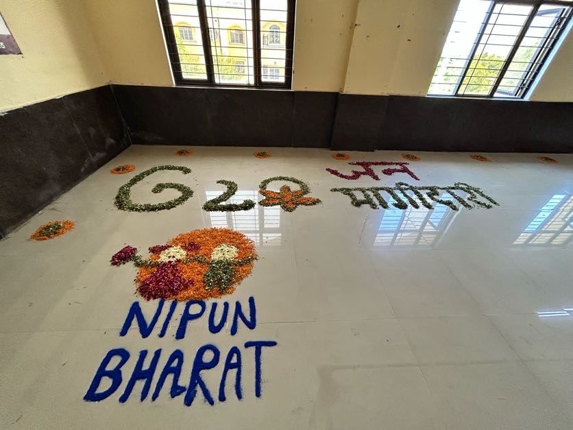 "जी20 जनभागीदारी कार्यक्रम" के तहत विभाग द्वारा जिला शिक्षा अधिकारियों, समन्वयकों और शिक्षकों को 'निपुण' के बारे में समझाते हुए प्रोत्साहित करने के उद्देश्य से मेरठ में एक दिवसीय मंडल कार्यशाला का आयोजन किया गया।
#G20janbhagidari #G20Edu4all
<a href="/UPGovt/">Government of UP</a> <a href="/CMOfficeUP/">CM Office, GoUP</a> <a href="/thisissanjubjp/">Sandeep Singh</a>