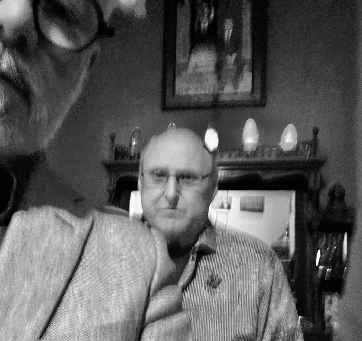 Jeffrex's tweet photo. @colorize_bot @colorize_bot what about blurry https://t.co/m6xxvyzYLt