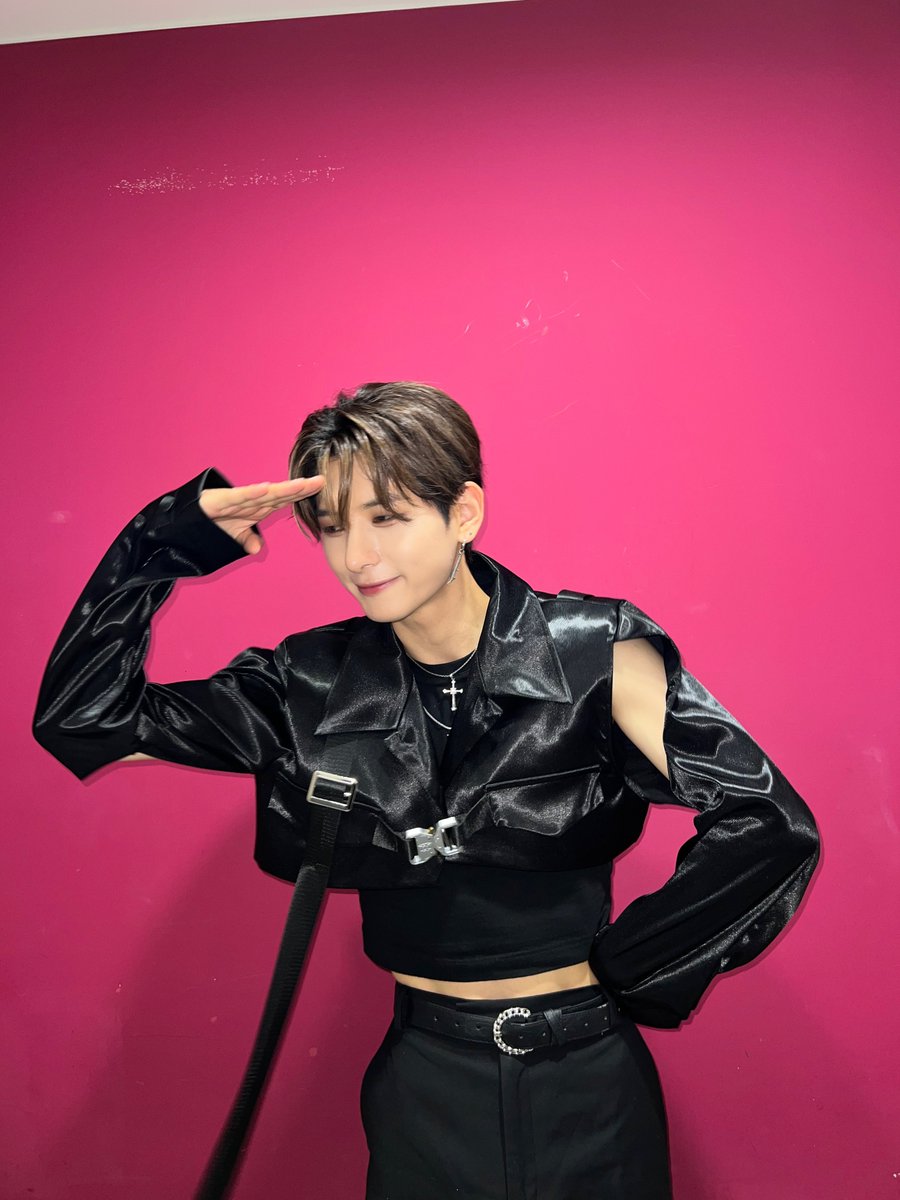 fantasyboys_'s tweet photo. 안녕하세요 준원입니다 :)
저희 파이널 선공개 무대는 잘 보셨나요?!
노래 좋죠?
아직은 부족하지만 파이널까지 최선을 다해서 더 멋진 무대를 만들어 보겠습니다😊
많은 응원 부탁드려요❗️

#소년판타지 #FANTASYBOYS
#유준원 #YUJUNWON https://t.co/3mPbYR4o2g
