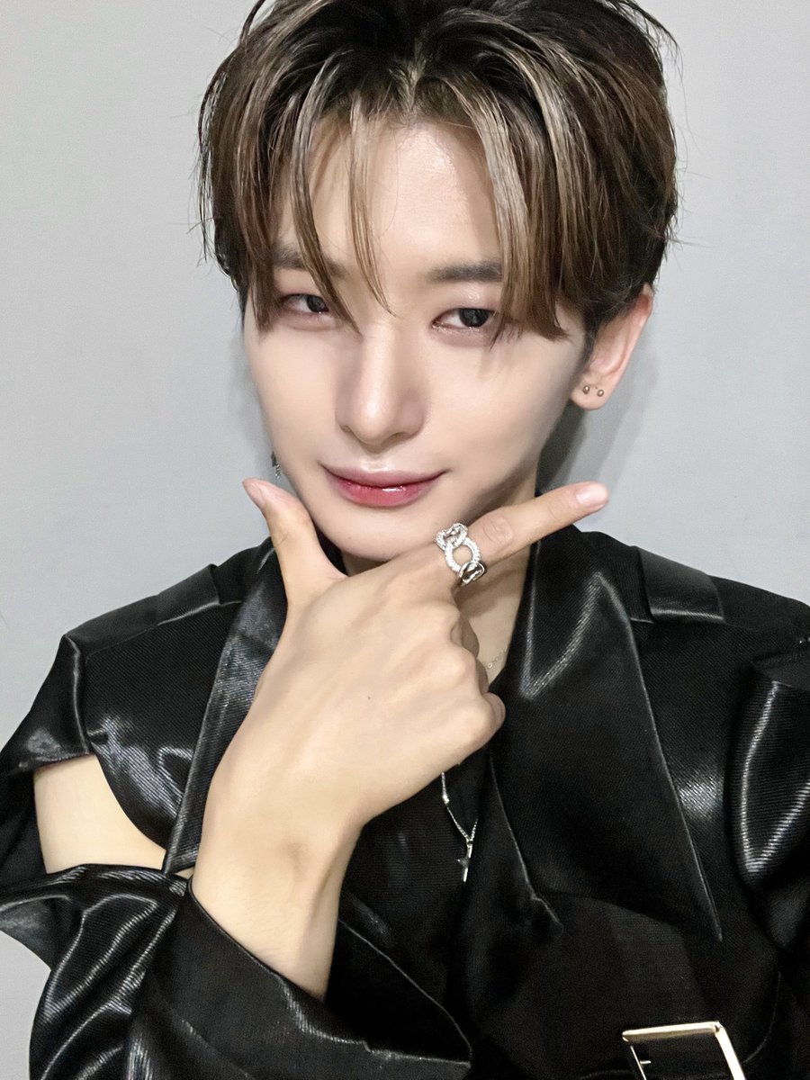 fantasyboys_'s tweet photo. 안녕하세요 준원입니다 :)
저희 파이널 선공개 무대는 잘 보셨나요?!
노래 좋죠?
아직은 부족하지만 파이널까지 최선을 다해서 더 멋진 무대를 만들어 보겠습니다😊
많은 응원 부탁드려요❗️

#소년판타지 #FANTASYBOYS
#유준원 #YUJUNWON https://t.co/3mPbYR4o2g