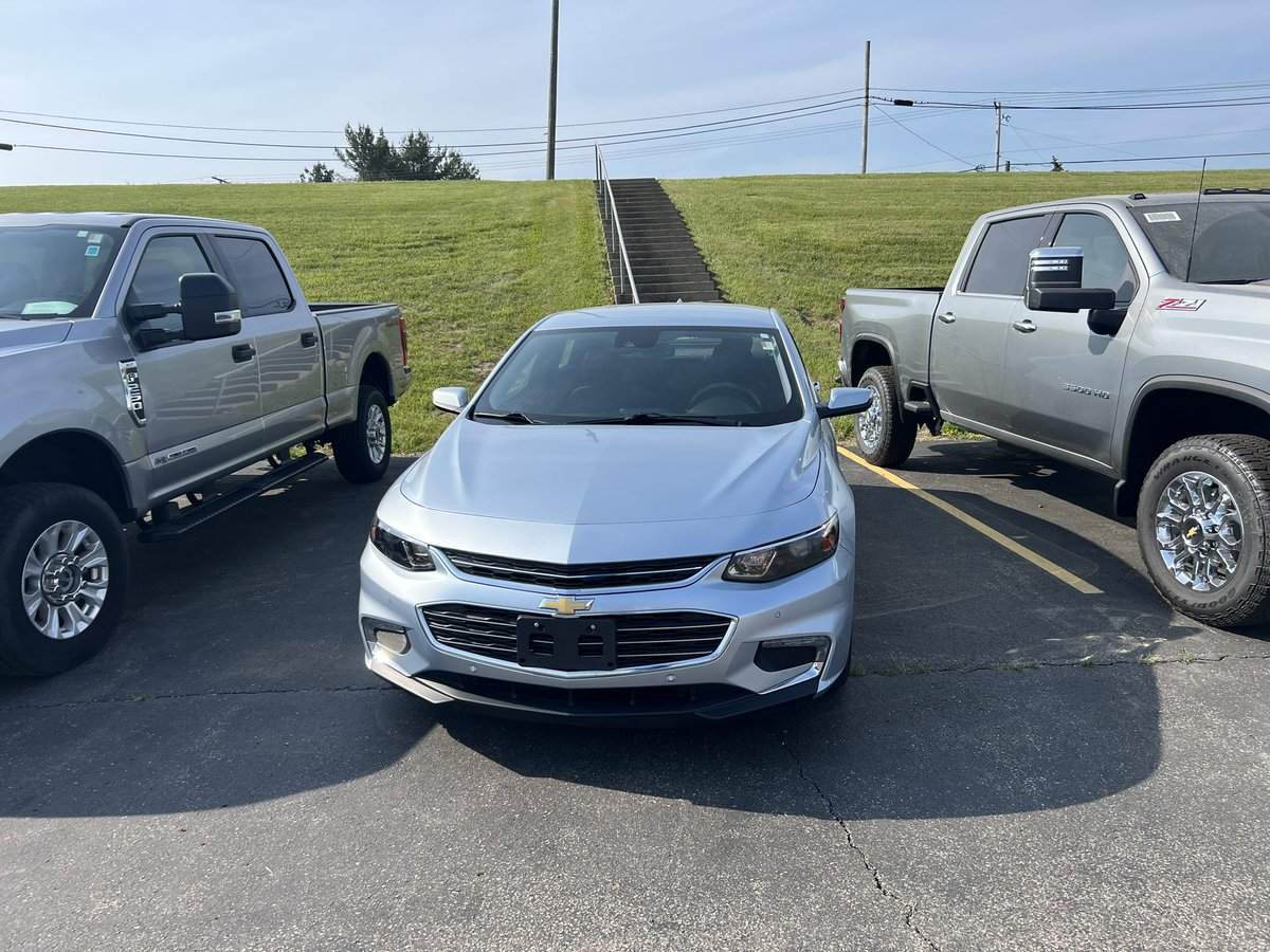 Travon3333's tweet photo. 2017 Chevy Malibu 4d Sedan Premier 41,861 anyone looking for a car send them to @Chevrolet GMC of Millersburg and ask for me https://t.co/Gnnlb8pwaT