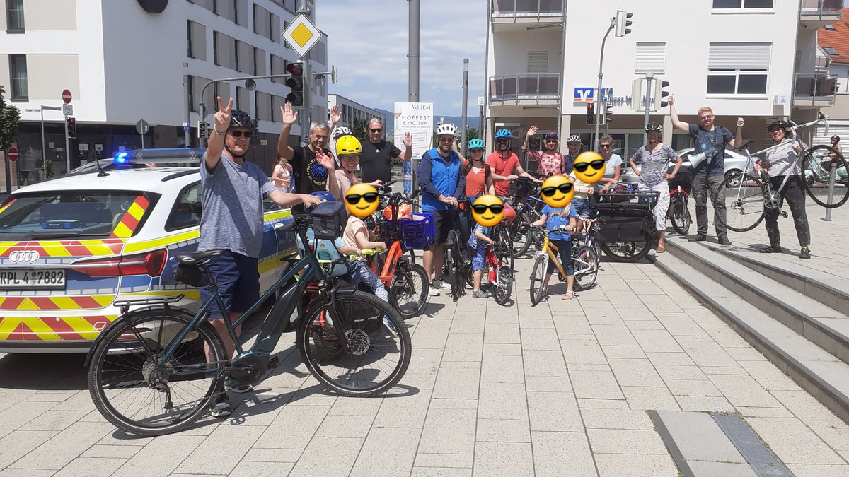 In Begleitung der Polizei haben wir heute am #Weltfahrradtag eine Runde um die Innenstadt von #Ingelheim gedreht  um für ein kinder- und fahrradfreundliches Ingelheim zu Demonstrieren.
