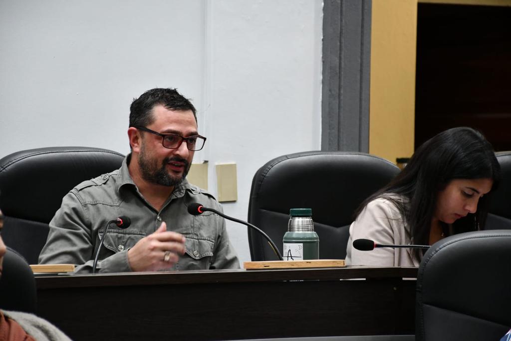 En Salto presentando ante autoridades Nacionales y Departamentales nuestro proyecto para abordar desde el segundo nivel de gobierno la grave situación de EXPLOTACIÓN SEXUAL, comercial y no comercial hacia Niños, Niñas y Adolescentes.
Agradezco al C.N.Ediles por la invitación