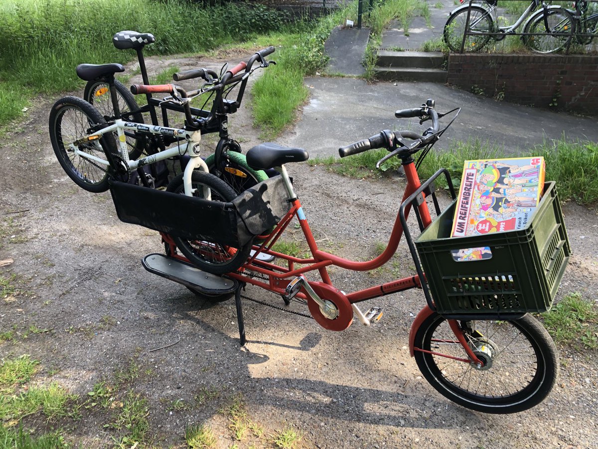#Lastenrad als Abschlepper. Zwei BMX sind kein Problem. #Cargobike