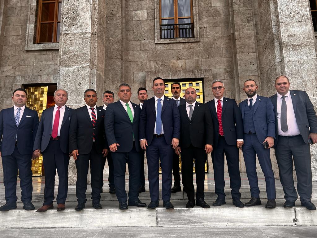 ECamliguney's tweet photo. Gençlik kollarında başlayan bir mücadele. Emek, performans ve fedakarlıklarla geçen yıllar. Yolun açık olsun kıymetli vekilim. 
@Akburak https://t.co/CATGgA6ICF