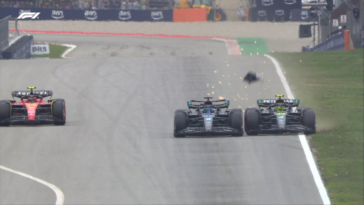 Contact between Russell and Hamilton during the final stages of Q2! 

#SpanishGP #F1