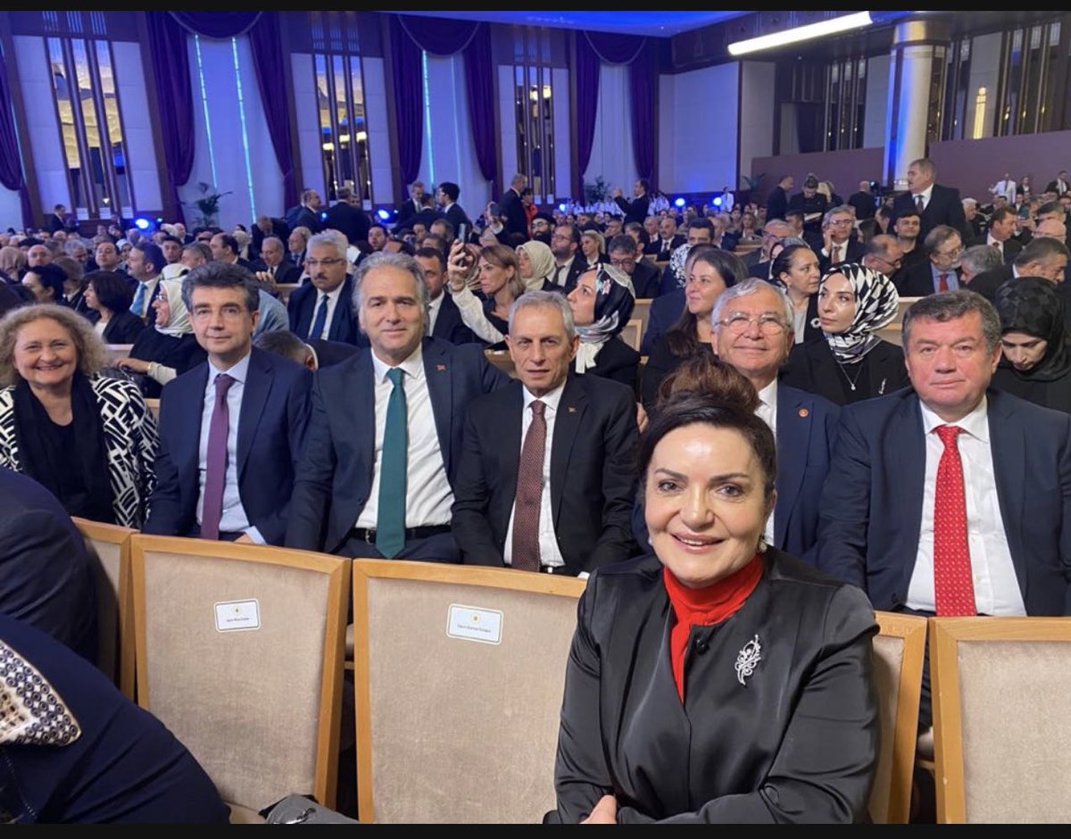 aygunattar1's tweet photo. Cumhurbaşkanlığı Güvenlik ve Dış Politikalar Kurulunun saygıdeğer üyeleriyle güzel bir anı ..🇹🇷 https://t.co/PYEur0JqVz