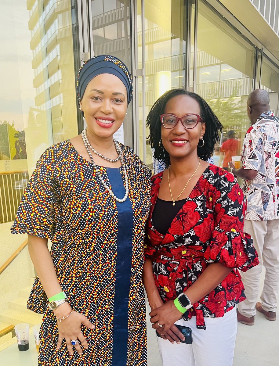 HoyceTemu's tweet photo. Africa Day by @GlobalFund Nichukue Fursa hii kuwashukuru waandaji kwani sherehe ilifana sana na kikubwa waafrika wengi tulikutana na kujuana. Furaha ya kukutana na mdogo wangu Dr. Diana Faini  anayefanya kazi WHO GE na Rafiki aliyevaa kiafrika zaidi😊 #utamaduni #Africa https://t.co/92FzUcnyVF