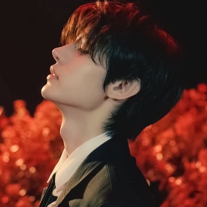 jliemsssss's tweet photo. 𝐚𝐟𝐭𝐞𝐫 𝟏𝟎 𝐲𝐞𝐚𝐫𝐬 𝐨𝐟 𝐛𝐞𝐢𝐧𝐠 𝐡𝐨𝐩𝐞𝐥𝐞𝐬𝐬𝐥𝐲 𝐢𝐧𝐥𝐨𝐯𝐞 𝐭𝐨 𝐡𝐢𝐬 𝐛𝐞𝐬𝐭𝐟𝐫𝐢𝐞𝐧𝐝, 𝐟𝐢𝐧𝐥𝐞𝐢𝐠𝐡 (𝐬𝐧) 𝐜𝐚𝐧 𝐟𝐢𝐧𝐚𝐥𝐥𝐲 𝐬𝐚𝐲..

"𝑔𝑟𝑎𝑑𝑢𝑎𝑡𝑒 𝑛𝑎'𝑘𝑜 𝑠𝑎𝑦𝑜", a #sunsun au. https://t.co/ULe6ffzQWK