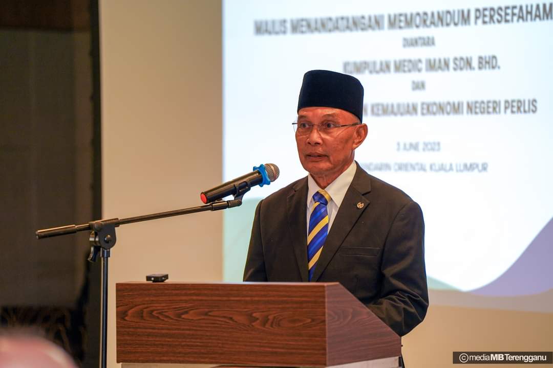 DrAhmadSamsuri's tweet photo. Saya amat berbesar hati dengan usahasama antara Kumpulan Medic Iman Sdn Bhd (KMI Healthcare) dan Perbadanan Kemajuan Ekonomi Negeri Perlis (PKNEPs) untuk meningkatkan fasiliti kesihatan di negeri Perlis.
Walaupun hospital kerajaan masih menjadi pilihan, tetapi kita mempunyai https://t.co/DlpVvFv5Se
