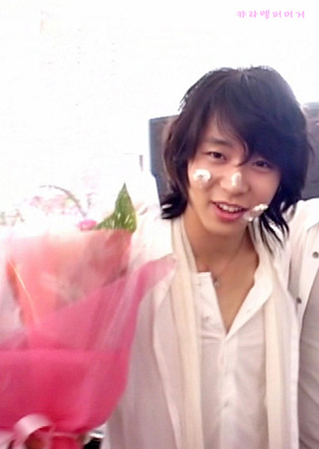 박유천 사진봇 (@hourly_yuchun) / Posts / X