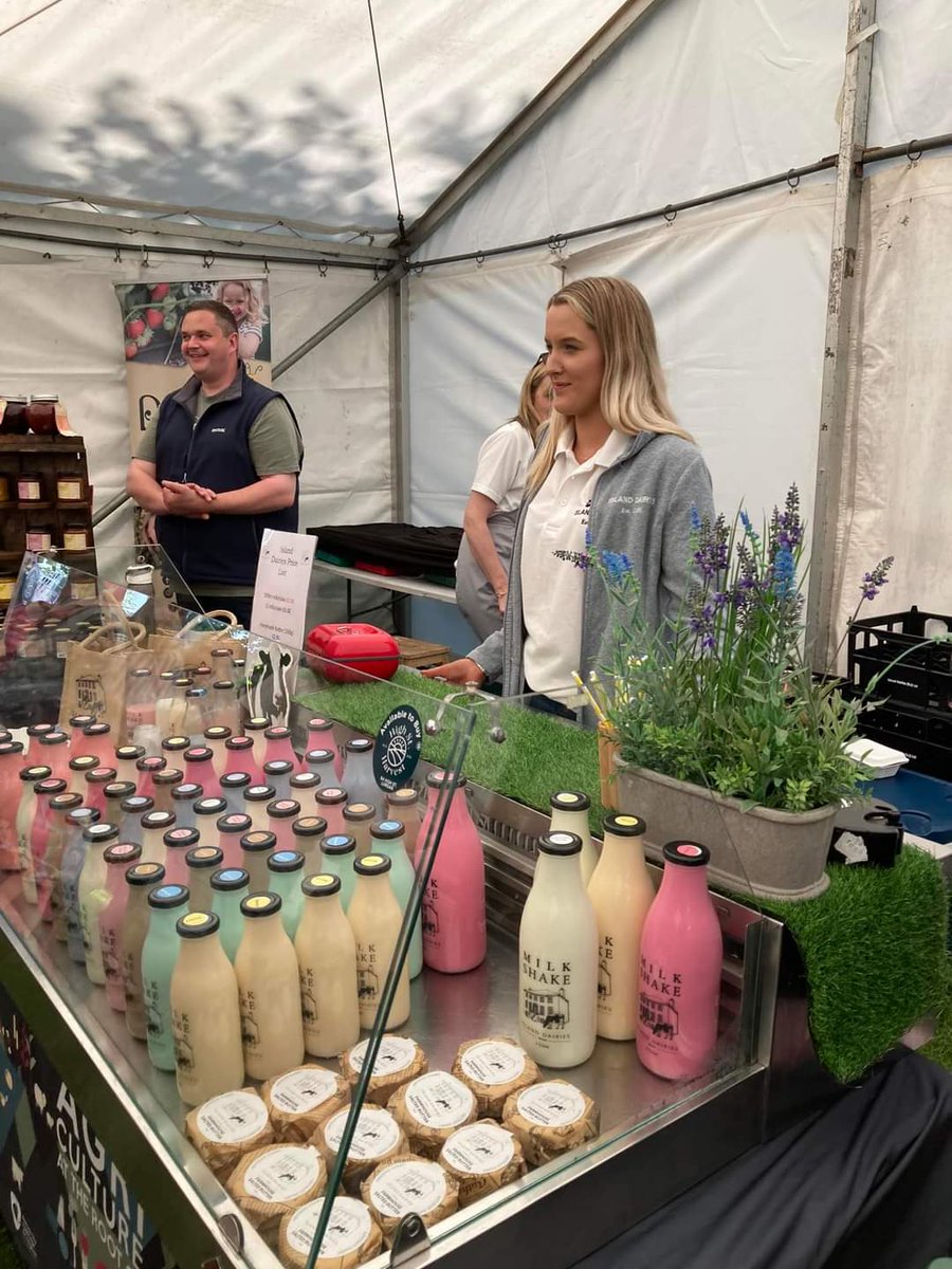 FoodHeartlandNI's tweet photo. ☀️🕶️ The sun is out and we’ve had a fantastic day at the @LurganShow! 🐄🐎 There’s still time to call down to see the Food Heartland producers showcase their products in the craft marquee! 
#abcagri #foodheartlandni https://t.co/yUhJvJuheU