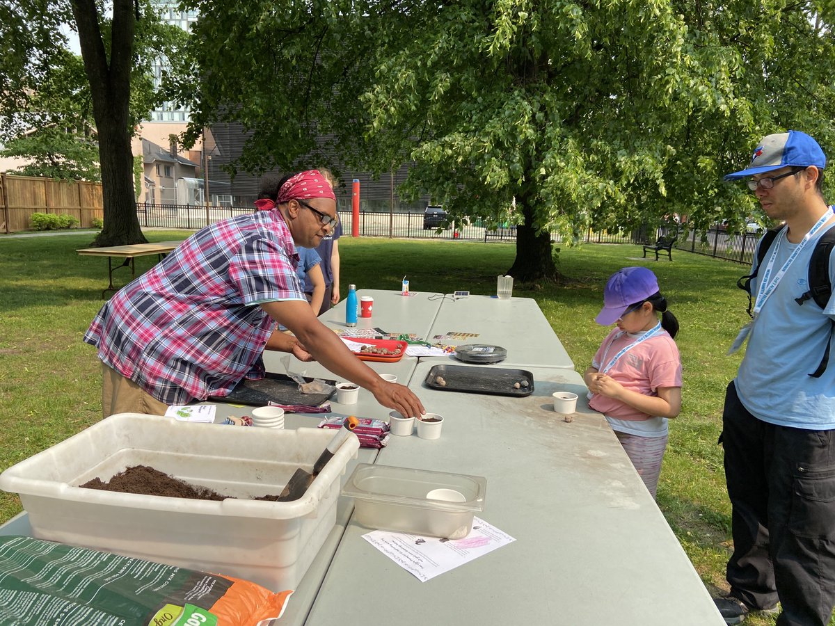 Trinity_College's tweet photo. 🌱 Making seed bombs! Free interactive opportunity for young people @UofTAlumni Kids’ Passport today until 12 pm at St Hilda’s College (44 Devonshire Pl) #TrinityReunion #UofTReunion
+ Learn more about Trinity’s Food Systems Lab of the Trinity Integrated Sustainability Initiative https://t.co/q6r2hgdpyE