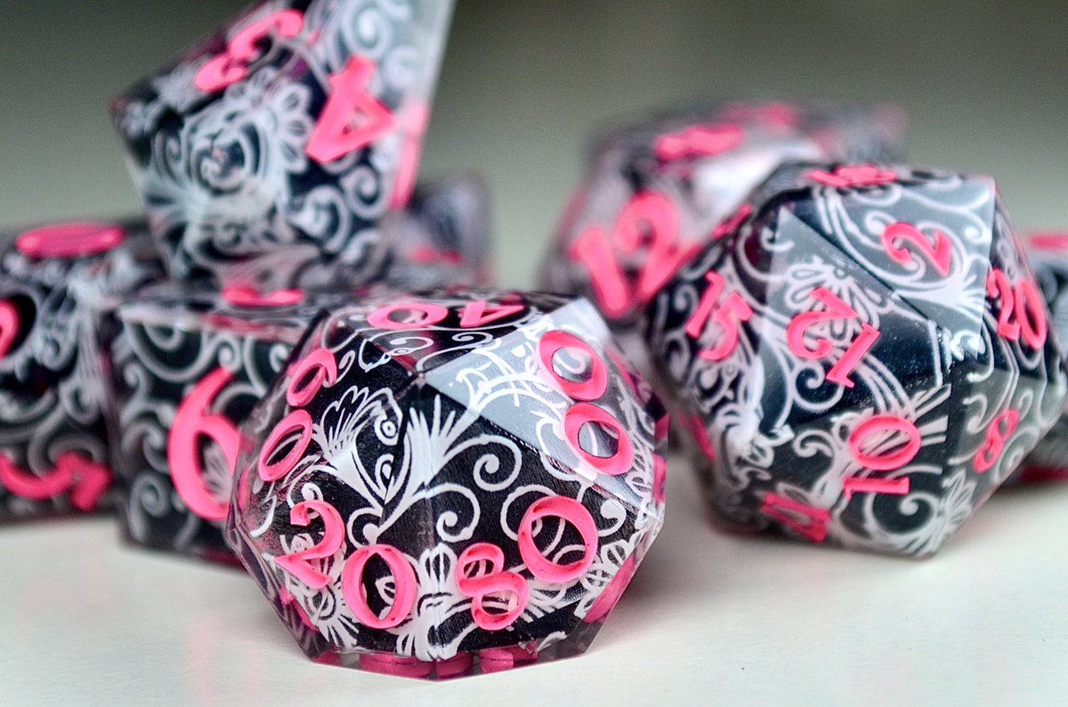 2crit2quit's tweet photo. Today at 1pm ET ~ ✨🌸💀🌸✨
#dice #ttrpg #dnd https://t.co/XSbZYgFKmc