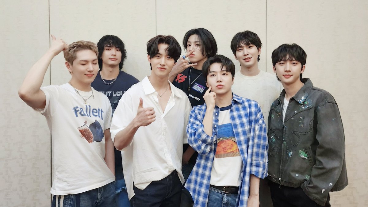 [📸] 230603 @ 2023 서원밸리 자선 #그린콘서트

뜨거운 열기가 느껴졌던 오늘의 무대 🤍
오늘도 유니버스와 함께할 수 있어서 정말 행복했어요 😆
유니버스! 항상 고맙고 사랑합니다 🌌

#펜타곤 #PENTAGON