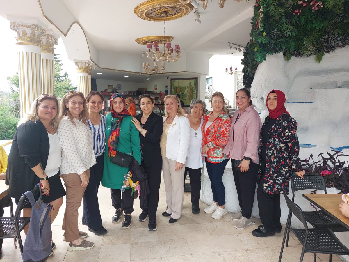 Tdp, Chp. Dsp İstanbul İl ve İlçe Kadın Kolları olarak Şişli İlçe Saymanımız Seyhan Ay hocamızın daveti üzerine Karadeniz Vakfının düzenlemiş olduğu 4. Geleneksel El Sanatları Yıl Sonu Sergisine katılım sağladık. 
Emeği geçenlere teşekkür ederiz👏🏻👏🏻👏🏻👏🏻🇹🇷🇹🇷🇹🇷🇹🇷
<a href="/seyhanay57/">SeyhanAY🐞🇹🇷</a>