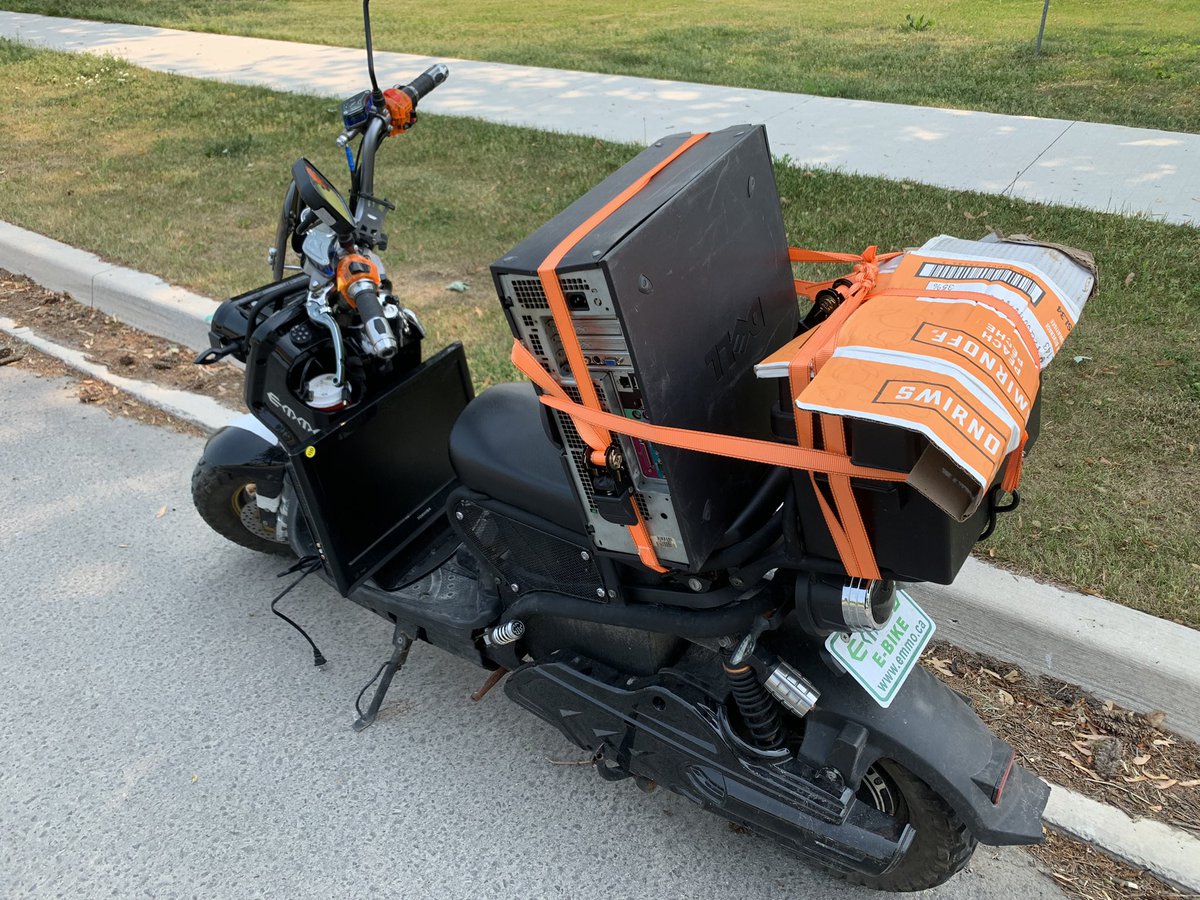 Hellsdeepswarm's tweet photo. ok so em, its been a good day so far but the bike is dead so, im still few km away from home so maybe i could get some workout going on. https://t.co/Q7lZXLSd2c