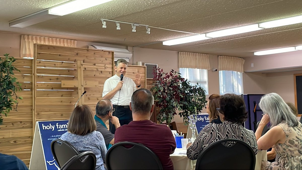 HolyFamilyWh's tweet photo. Ministry Leadership Conference @ Holy Family Parish Whitby: 35 Ministry leaders coming together for our parish renewal. https://t.co/sdiDqvhrLI