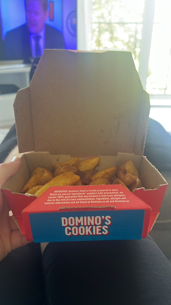 TomGarratt97's tweet photo. Cookies at half time… @Dominos_UK https://t.co/Sg4KdvGsNx