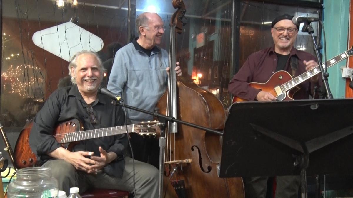 KMFLEvents's tweet photo. Tonight, Deep Roots Trio
https://t.co/njywSbAonW https://t.co/c9qAPiVVDW