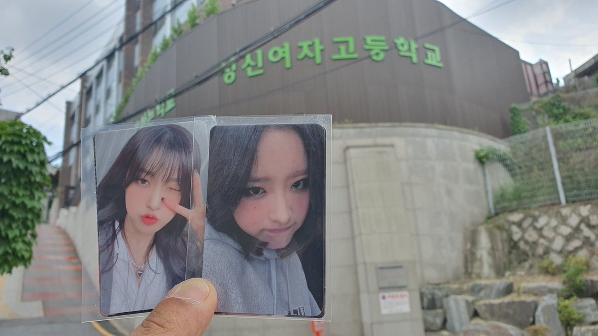 HyeChuu_Ch's tweet image. #최리섹시단 #최리사랑해
생일을 축하해요 점점 힘들다 영상 찍기가
축하하는 마음을 가득 담기로 했어
오랜만에 모교 어때 커브 언덕이 길더라
쿠쿠~ 지도상의 모드하우스로 갔어요
일전에 벌칙 이야기
진행 했습니다
빨리 찍고 도망왔어 부끄럽더라
조금 행복하면 매주 해줄까 ^^
고마워 예림아💜💜