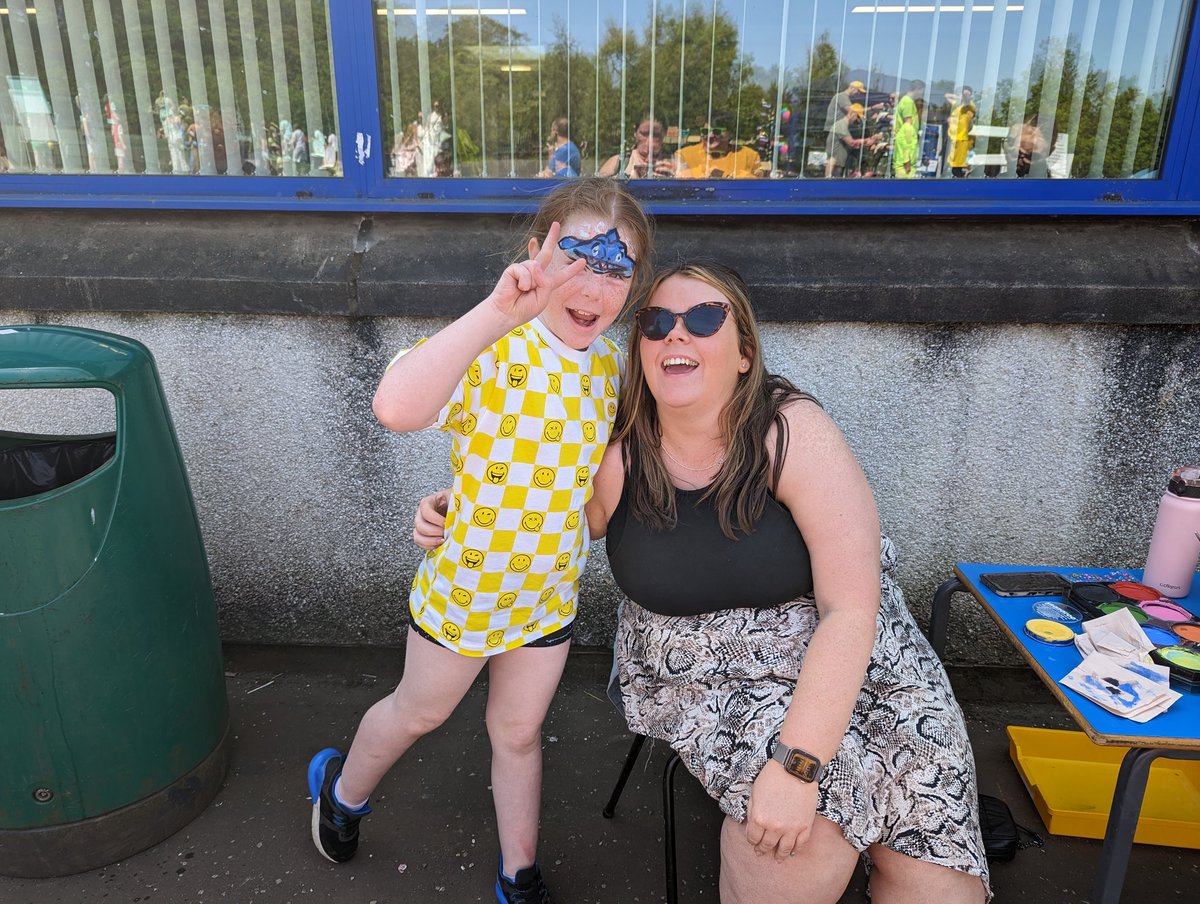aimeeconnelly91's tweet photo. Well what can I say miss G yet again did an outstanding job on the face paint again this year! @RavenswoodPS this p3 was over the moon about getting another shark! https://t.co/ckA9rxeB6e