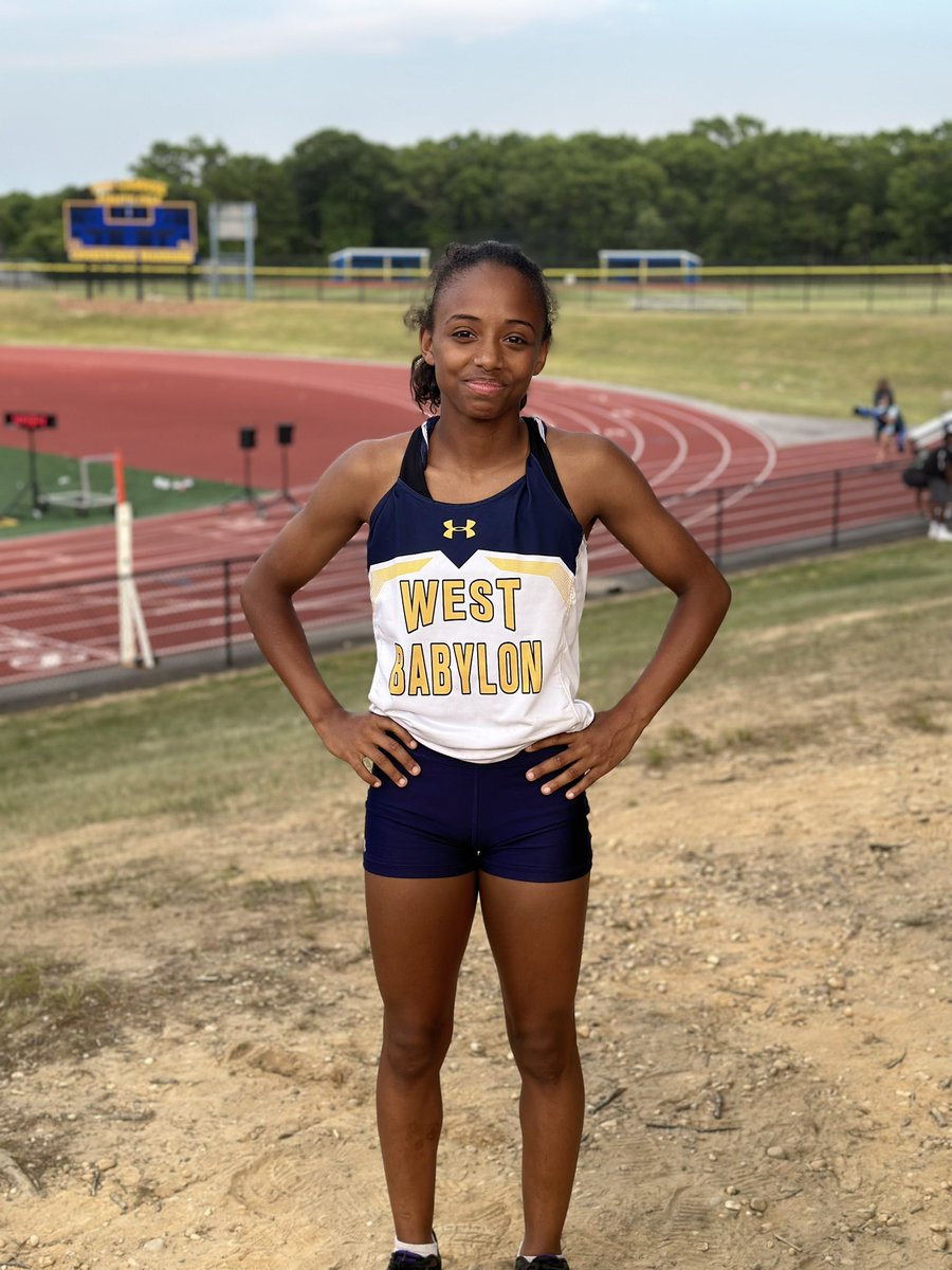 wbgvxctf's tweet image. STATE CHAMPIONSHIP BOUND! Congrats to Jade Dockery (100m) &amp;amp; Niomi Allison (400m Hurdles) who advance to the @NYSPHSAA State Meet next weekend in Middletown. Your hard work &amp;amp; dedication is second-to-none. GOOD LUCK! @MileSplitNY @westbabylonsupt  @SectXISuffolk @WBSeniorHigh
