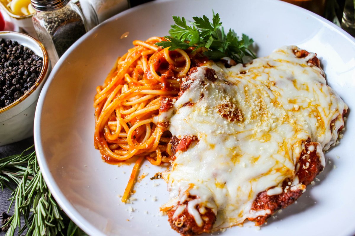 lharrell101's tweet photo. Dinner and a movie? Order online and take your favorite dishes home with you! https://t.co/BjOLjV8LH1 https://t.co/gNzMUfmRcN