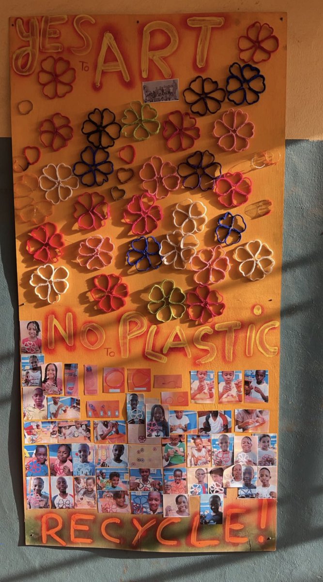 EcolelesLutins's tweet photo. Au CŒUR du projet #NoToPlastic !
Cette belle œuvre est confectionnée avec des cœurs en #plastique.
 Bravo aux élèves de CE2 A , à l’école de l’art au service du #recyclage avec Teacher Zahra! @aefe_zao @OrtizVincent31 @soboua_dembele #Recyclage_art https://t.co/w4CCGlCnKg