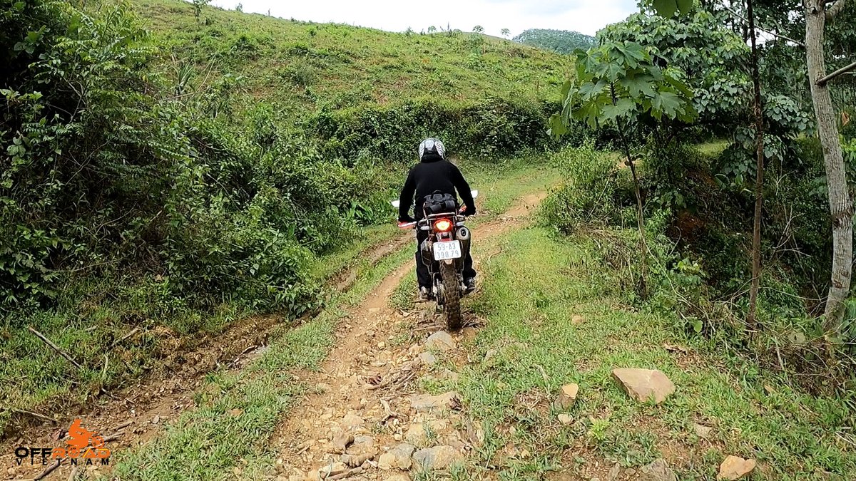 vietnamriders1's tweet photo. Having the time of your life on a beautiful road when things suddenly get a little ugly. 🌶️
⚓️ https://t.co/EL1g9omduo
#roadturnstodirt #withconfidence #ridingskills #vietnam #xuhuong2023 #trending2023 #motorbike #tour #rental #honda #XR250 #XR150L #CRF150L #CRF250L #CRF300L https://t.co/x2pGKgeUwB