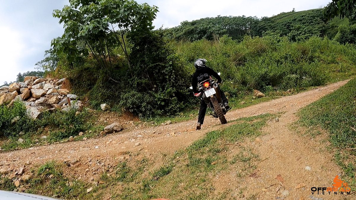 vietnamriders1's tweet photo. Having the time of your life on a beautiful road when things suddenly get a little ugly. 🌶️
⚓️ https://t.co/EL1g9omduo
#roadturnstodirt #withconfidence #ridingskills #vietnam #xuhuong2023 #trending2023 #motorbike #tour #rental #honda #XR250 #XR150L #CRF150L #CRF250L #CRF300L https://t.co/x2pGKgeUwB