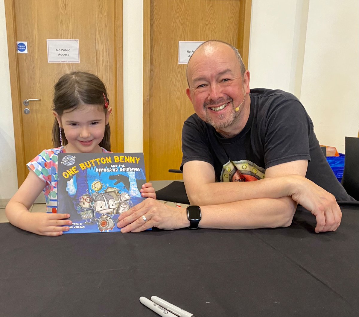 KirstyHassard's tweet image. My favourite #STEMinyourstory book is easily One Button Benny so I was delighted to spend my Saturday morning singing and dancing with @akwindram and now we have Bennys next adventure to bring home to @stfrancisoa for our next STEM story adventure #AyeWrite #WeeWrite #STEMed