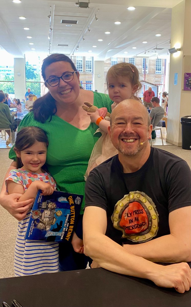 KirstyHassard's tweet image. My favourite #STEMinyourstory book is easily One Button Benny so I was delighted to spend my Saturday morning singing and dancing with @akwindram and now we have Bennys next adventure to bring home to @stfrancisoa for our next STEM story adventure #AyeWrite #WeeWrite #STEMed