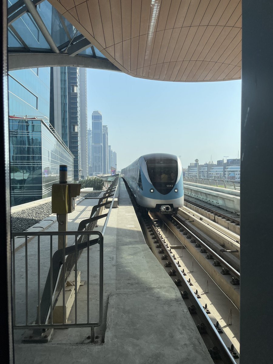 Now this is the kind of autonomous self drive vehicle I can get behind (on in). 
#dubaimetro #publictransport #autonomous #metro