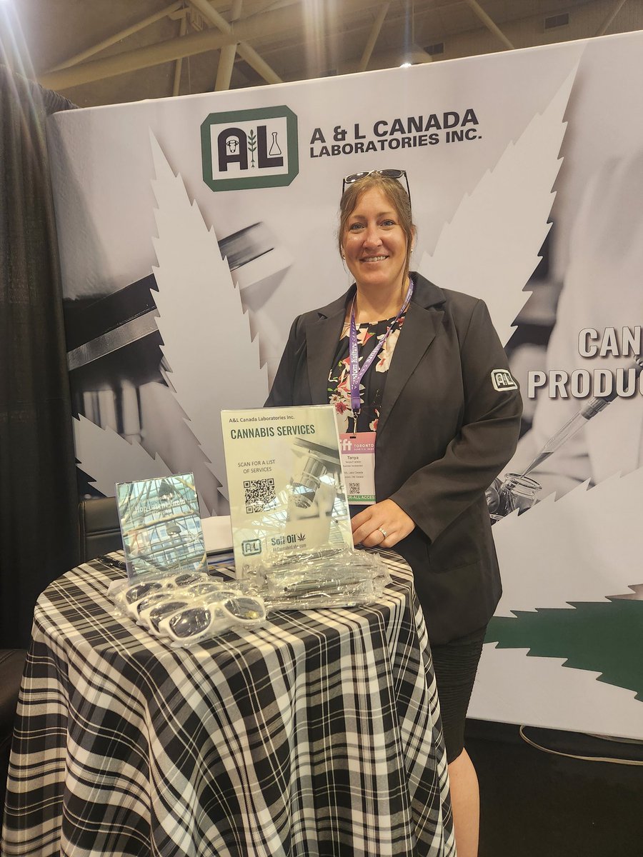 TanyaFranklinAg's tweet image. last day at Lift  in Toronto!
we love to support one of our favourite industries!! let us know how we can help you with your grow, whether it&apos;s personal use, if your a micro or an LP! 
#soiltesting #mediatesting #planttissuetesting #doseasediagnostics #hlvd #cbd #thc #cannabis