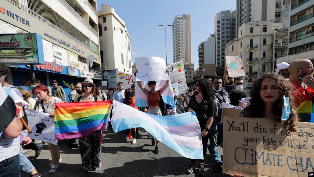 صور من مظاهرات لبنان 🥰😍😍  #شهر_الفخر  #LGBTQPrideMonth #Pride #PrideMonth