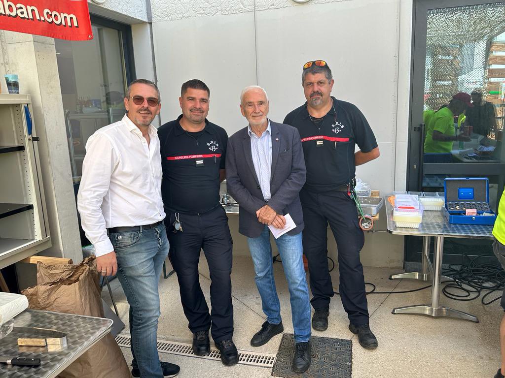 GonzalezJoseRN's tweet image. #Roquevaire ☀️

Un agréable moment lors des journées portes ouvertes au centre d’incendie et de #secours de Roquevaire 🚒

Une organisation à la hauteur de notre reconnaissance pour nos #soldats du feu 🧑‍🚒👨‍🚒 si essentiels dans notre belle région 👏