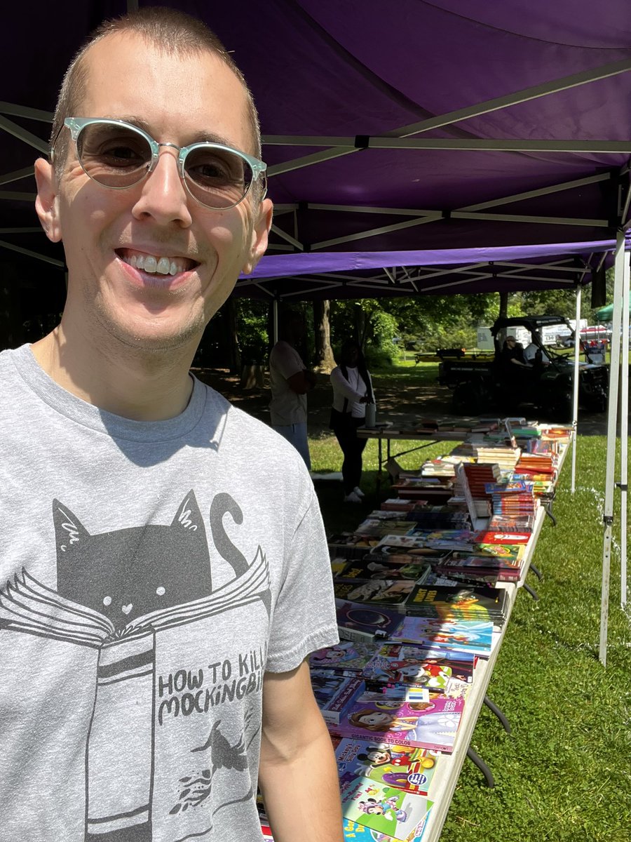 zdlowe's tweet photo. Seemed like as good a shirt as any for the Bowie Education Committee’s book giveaway at #BowieFest!

Come on out to Allen Pond Park; festival runs until 6pm!

#BowieMD https://t.co/uUgFkinORN
